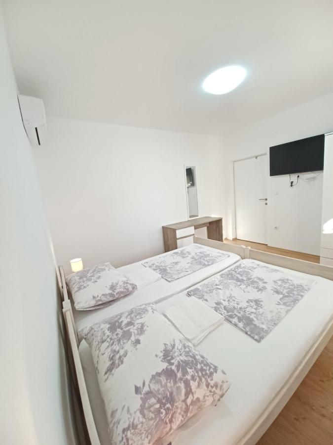 Apartment Mira Trogir Exterior foto